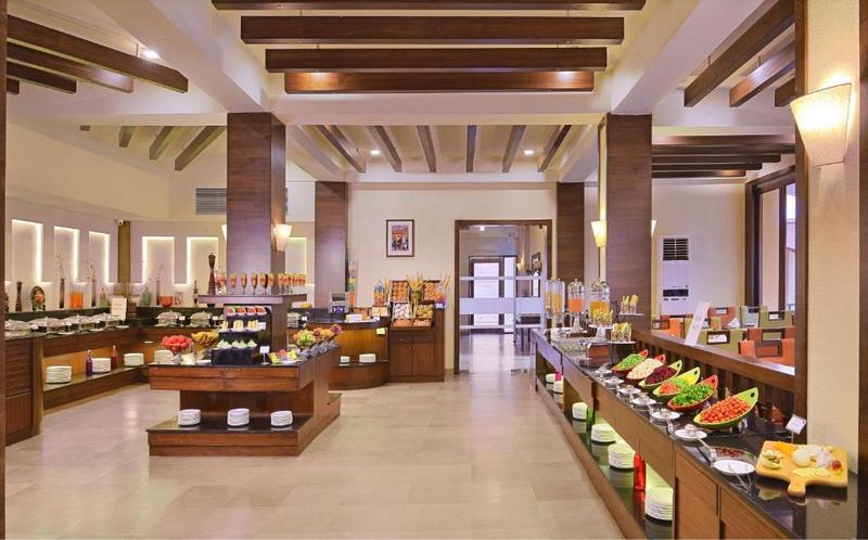 BUFFET-COUNTRY INN & SUITES BY RADISSON CANDOLIM